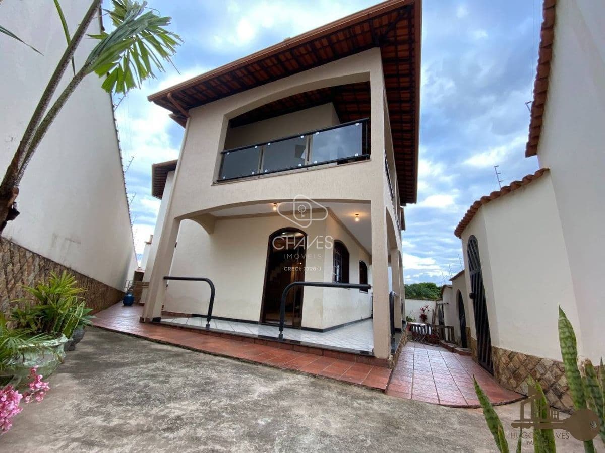 Casa com 4 quartos à Venda, Manoel Corrêa - Conselheiro Lafaiete