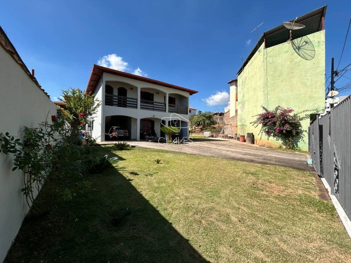 Casa com 5 quartos à Venda, Campo Alegre - Conselheiro Lafaiete