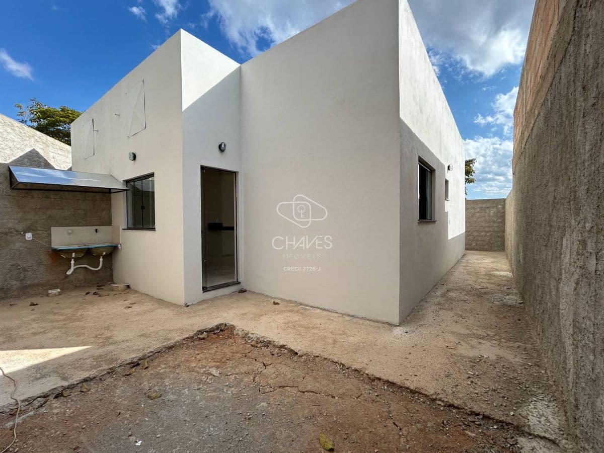 Casa à venda no bairro São Marcos com 2 quartos
