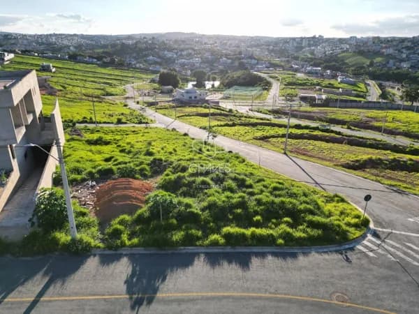 Lote à venda no bairro Gigante