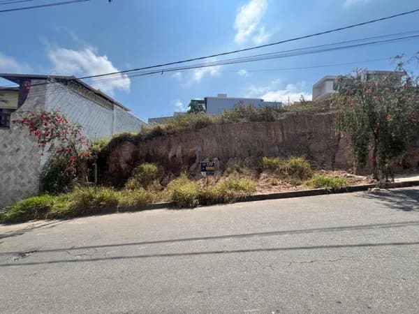 Lote/Terreno em Conselheiro Lafaiete - Quintas do Sol
