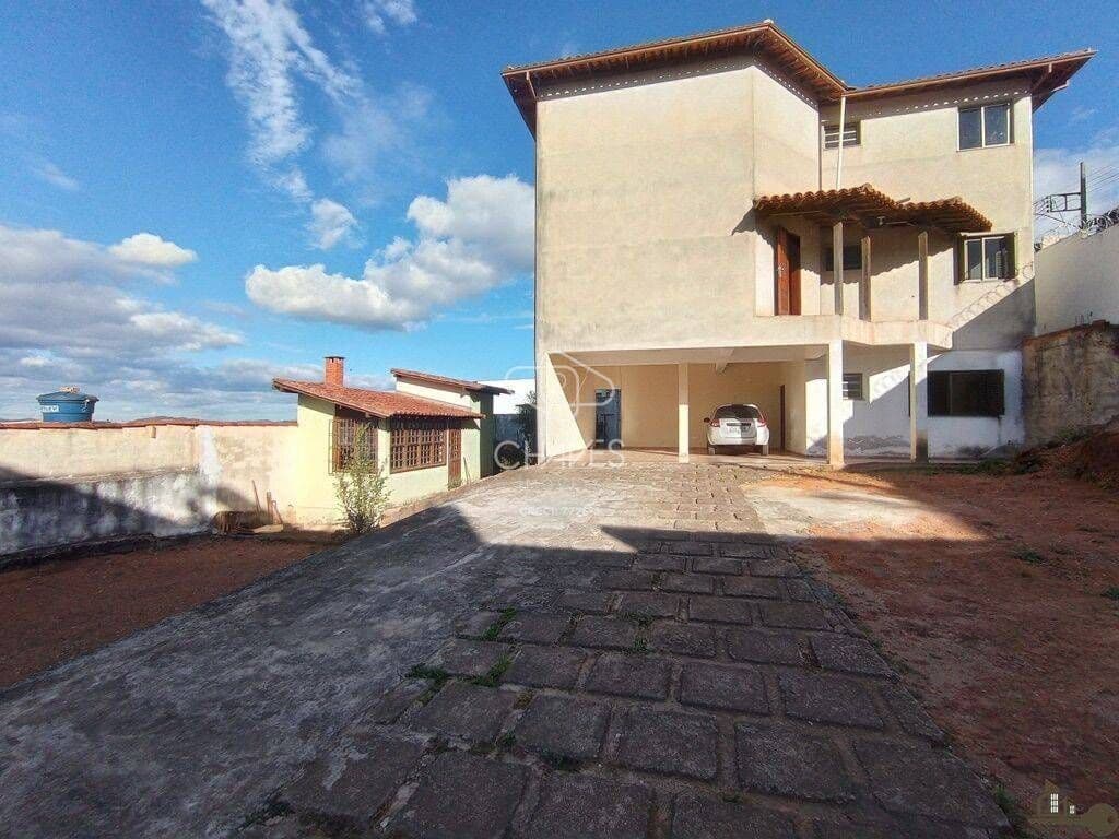 Casa com 6 quartos à Venda, São João - Conselheiro Lafaiete