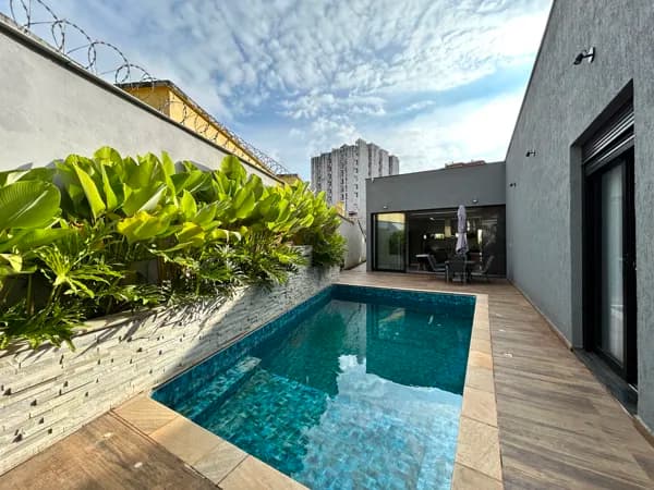 Casa Térrea de Alto Padrão à Venda no Bairro Manoel Corrêa