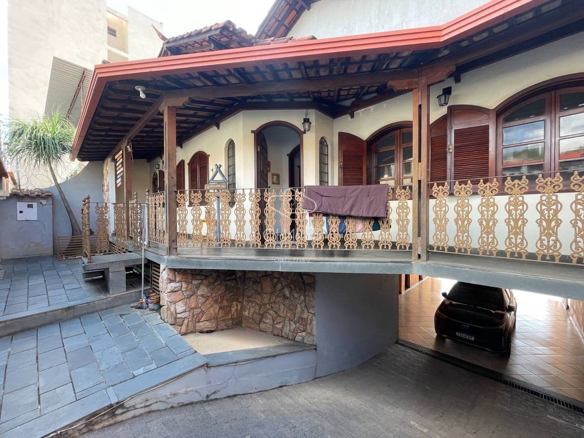 Casa com 6 quartos à Venda, Chapada - Conselheiro Lafaiete