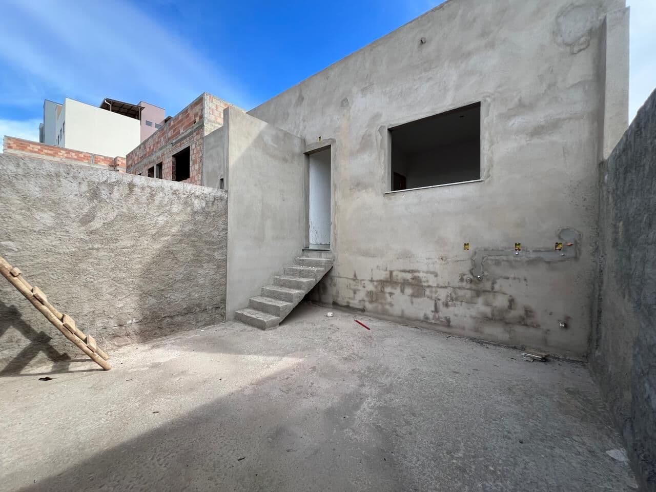 Casa à venda no bairro Morada do Sol com 2 quartos