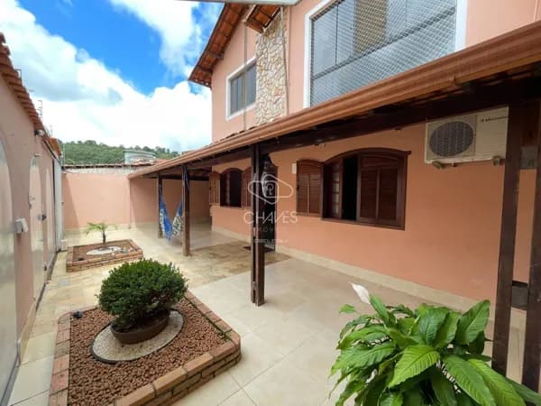 Casa à venda no bairro Alvorada