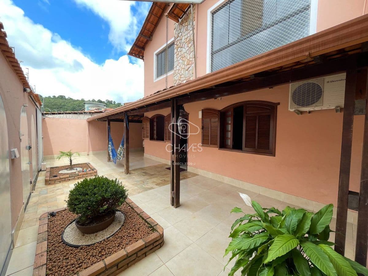 Casa à venda no bairro Alvorada