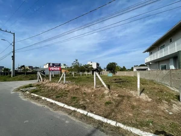 Vende-se terreno com escritura em frente ao Atacadista Komprão