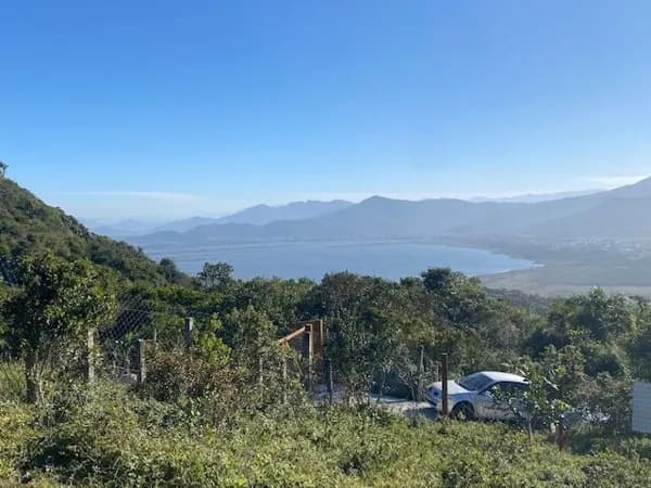 Terreno especial no morro da Silveira Sul com vista mar