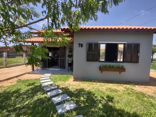 Imóvel com 2 ótimas casas a caminho da Barra de Ibiraquera
