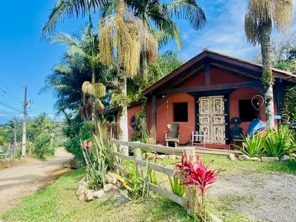 Imóvel na Encantada com alto potencial na estrada geral e fundos para o riacho