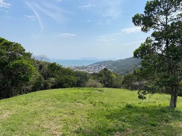 Amplo Terreno no Morro da Silveira com bela vista de Garopaba