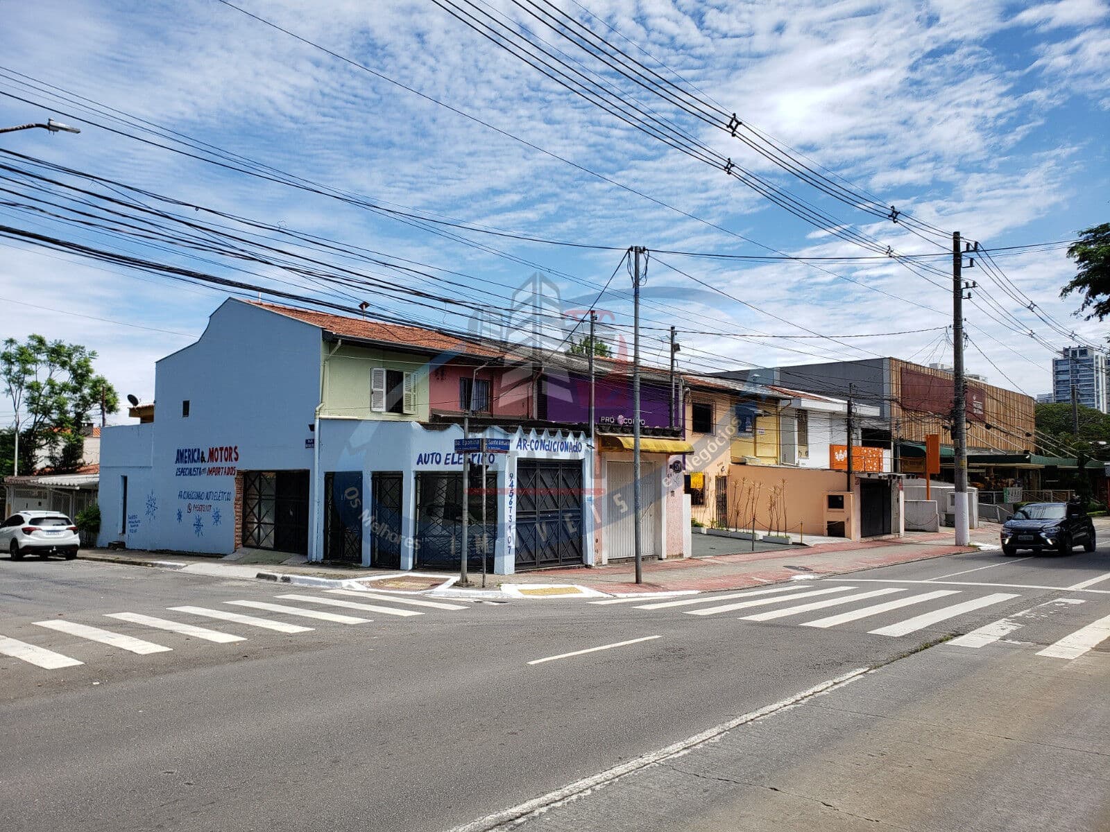 Casa comercial 130m de esquina perto do Metrô