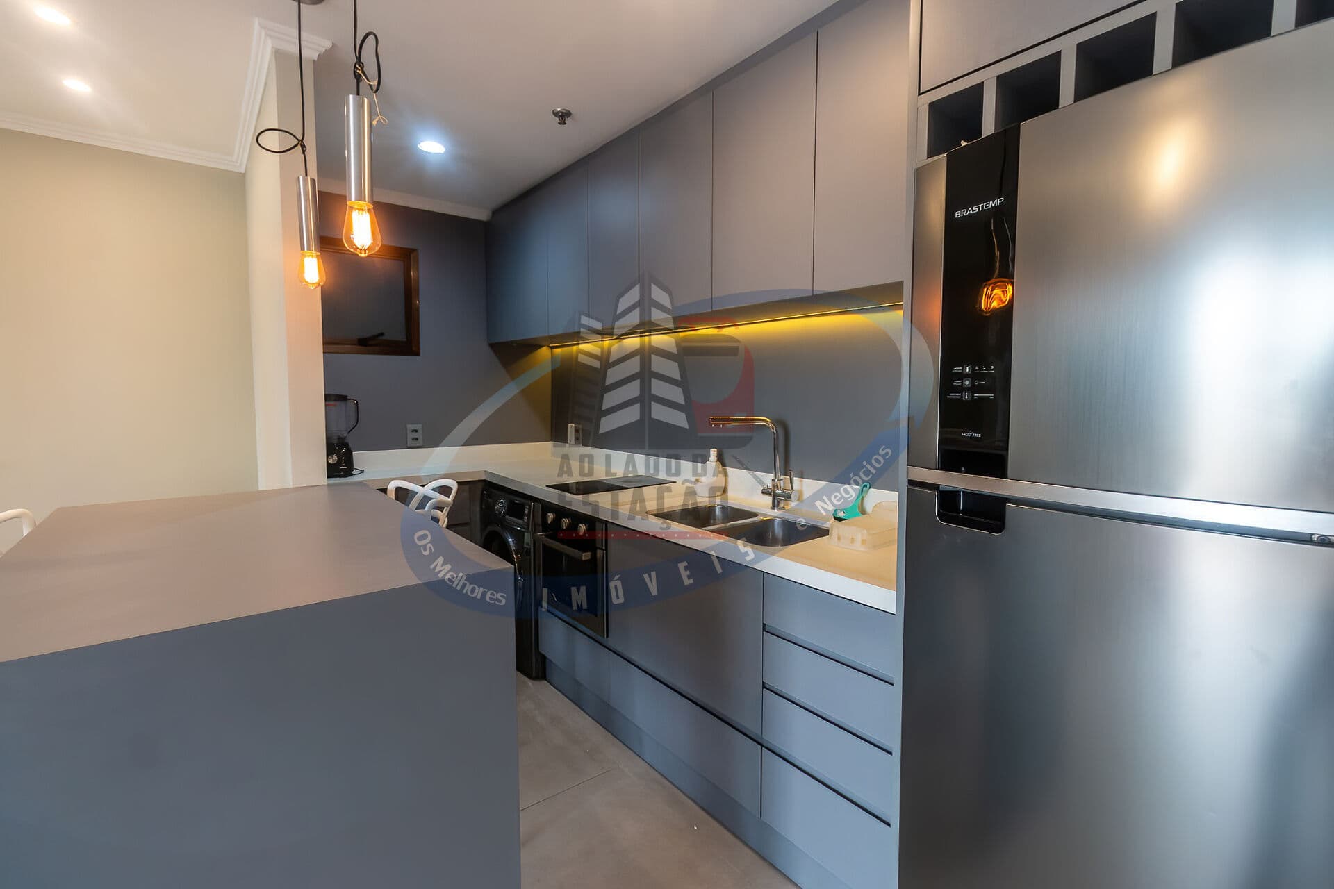 Apto 2 quartos reformado e mobiliado Vila Olímpia | 54m²