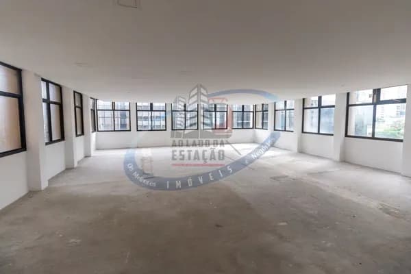 Sala comercial 230m² na Vila Olimpia