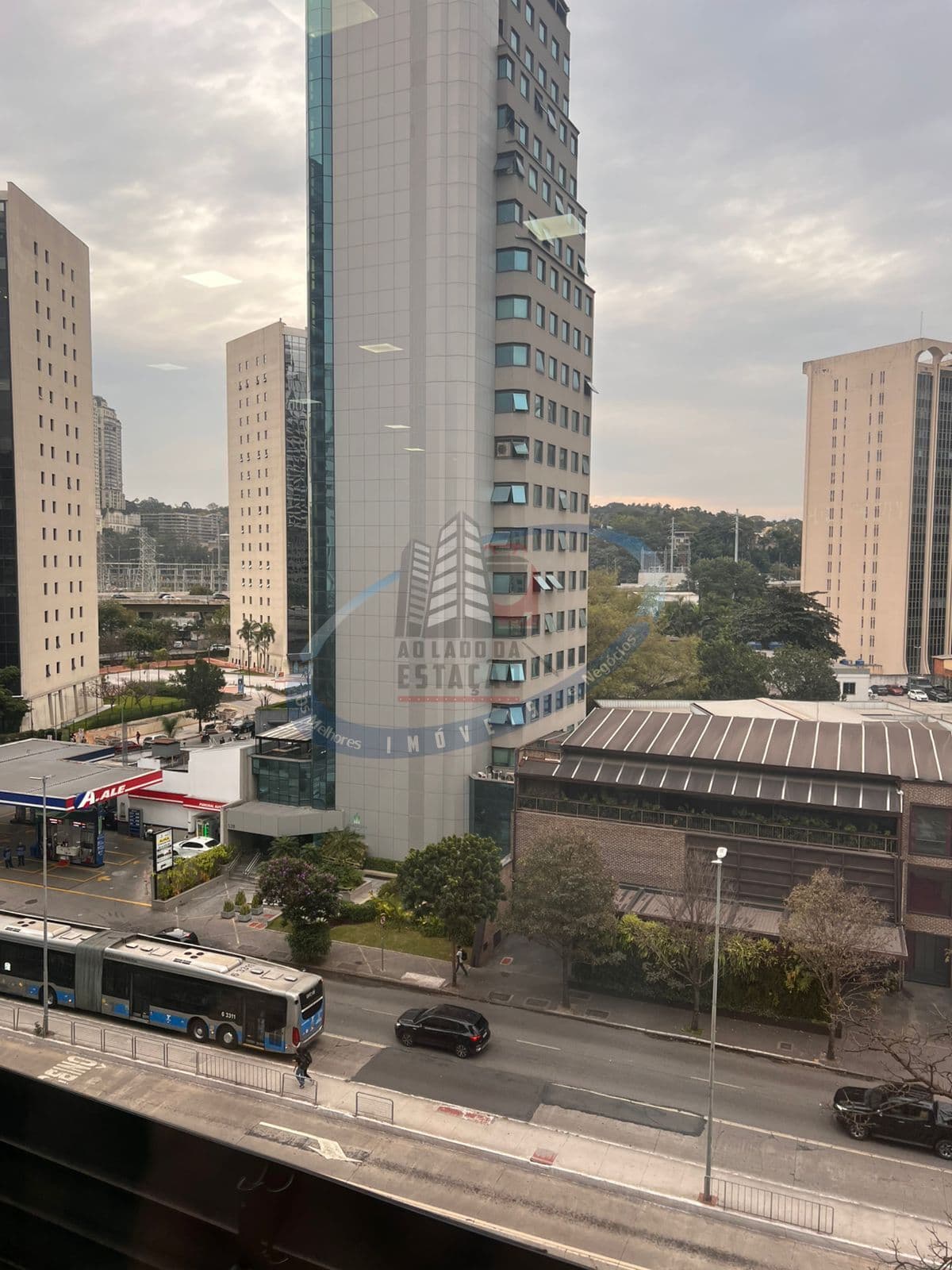 Conjunto comercial 3 salas locação Vila Olímpia | 188m² 3 vagas Funchal próximo Faria Lima