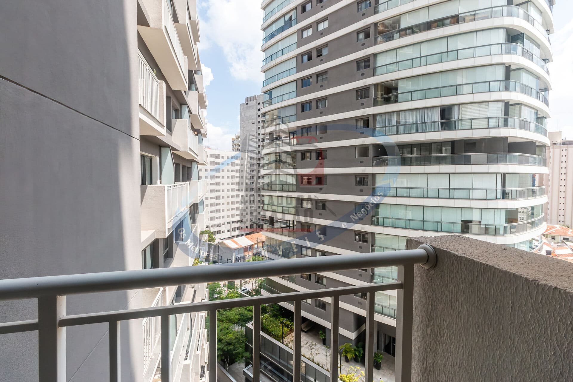 Alugo moderno studio na Vila Nova Conceição