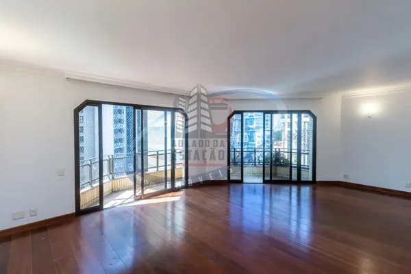 Apartamento 240m² no Itaim Bibi