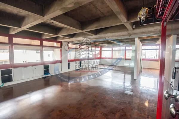 Sala 230m² entre Itaim Bibi e Jardim Paulista