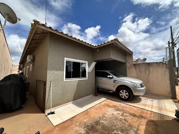 CASA USADA DISPONÍVEL A VENDA NO SETOR DE CHACARAS SUL