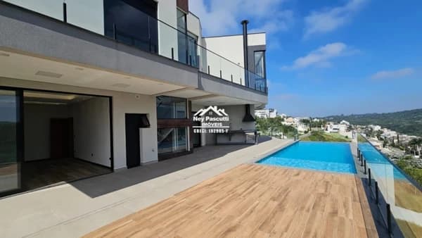 Casa à venda no bairro Jardim Imperial em Arujá/SP