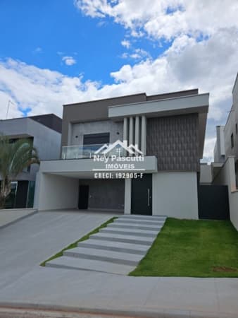 Casa à venda no bairro Residencial Real Park em Arujá/SP