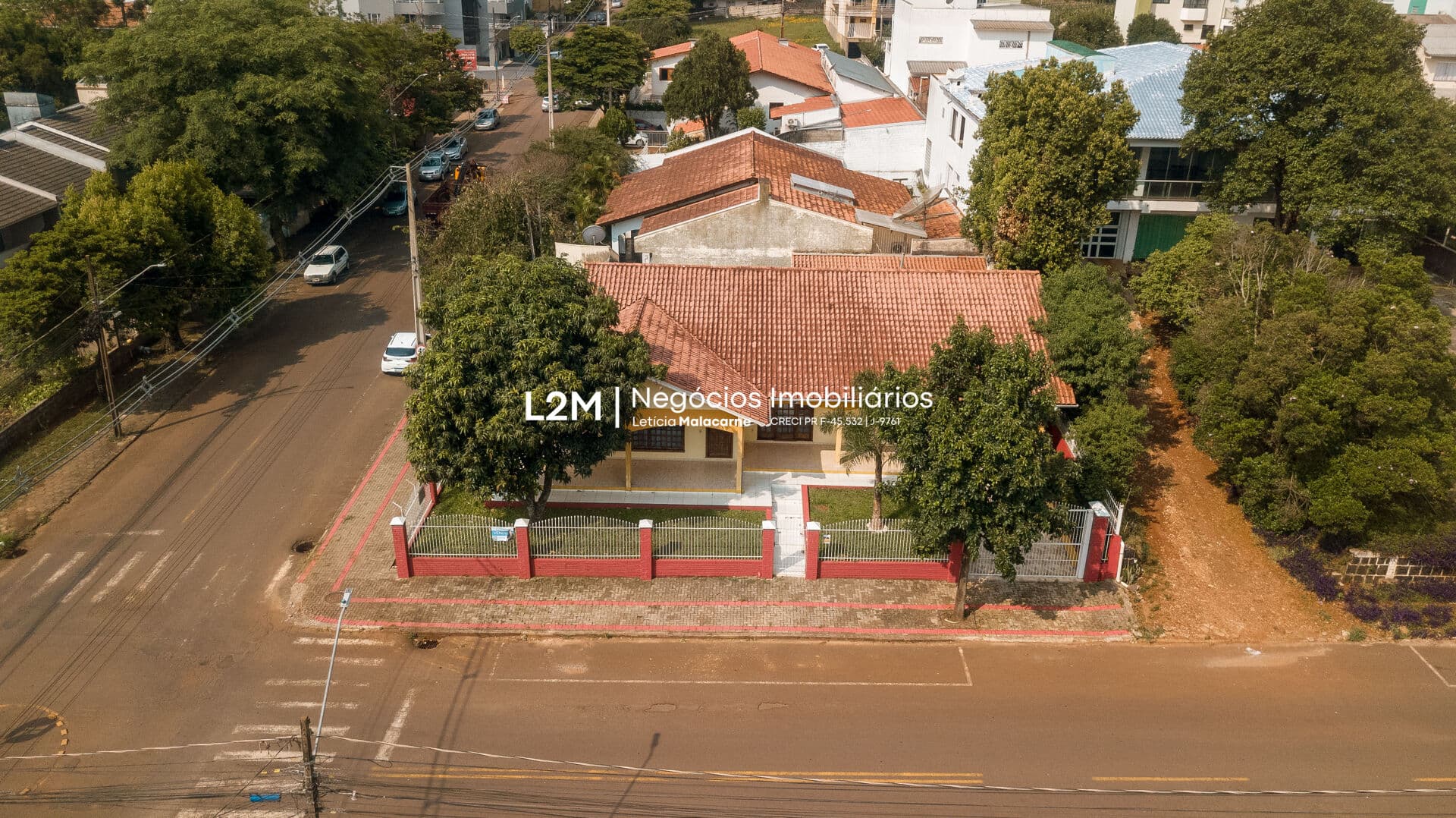 Casa de Esquina com 184 m² Privativos — Ponto Estratégico para Empresas, Clínicas ou Investidores