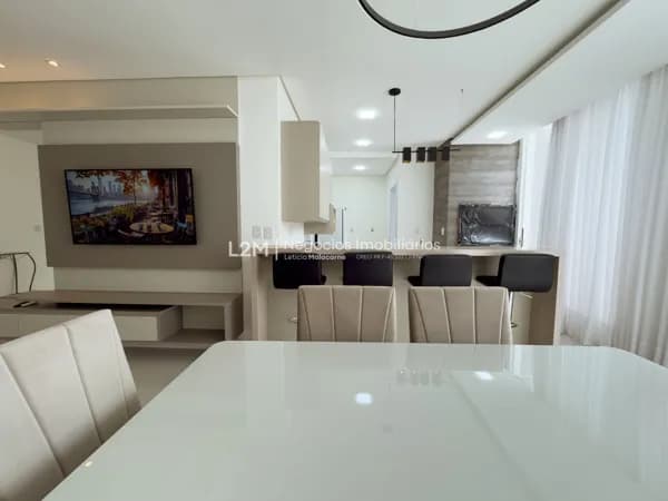 Apartamento com sacada enorme - Vista para o Centro no Vila Nova