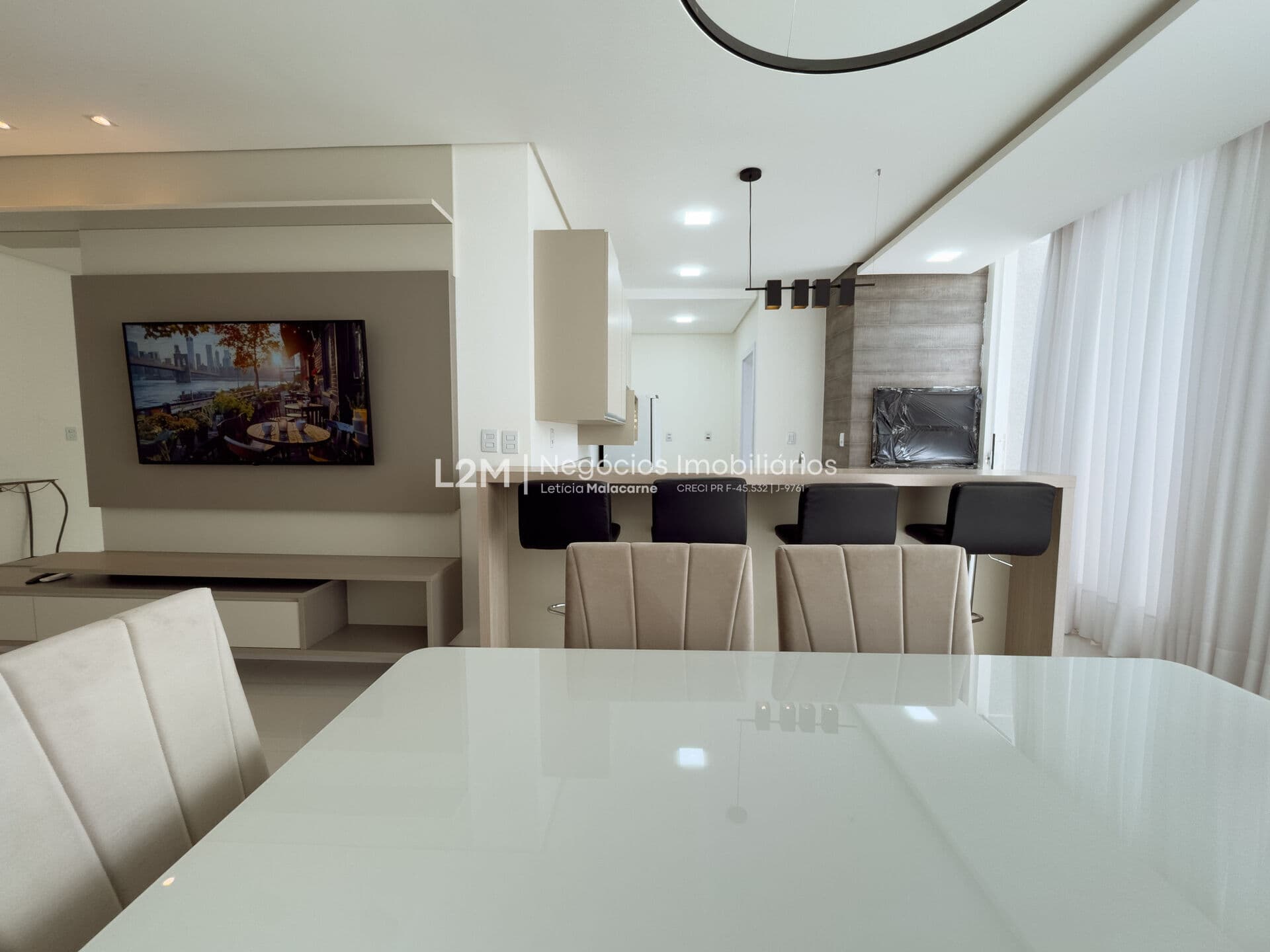 Apartamento com sacada enorme - Vista para o Centro no Vila Nova