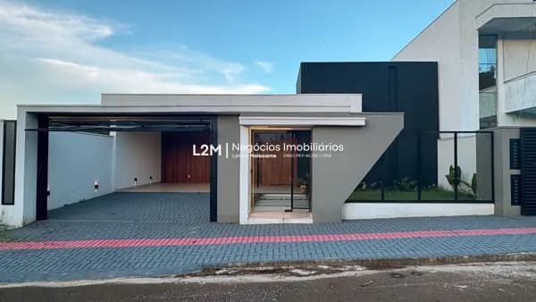 Casa Alto Padrão com Piscina no Seminário m