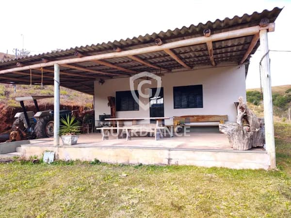 Fazenda/Sítios/Chácaras em Alfredo Vasconcelos - São José de Pouso Alegre
