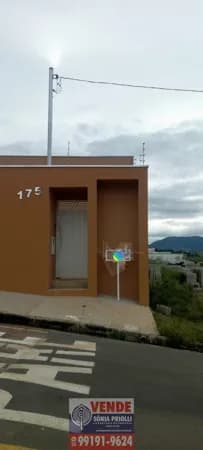 Casa em Pouso Alegre - Cidade Vergani