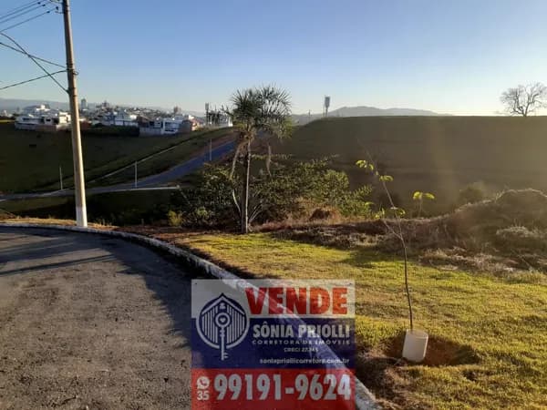 Lote/Terreno em Pouso Alegre - Village Angelo Guersoni