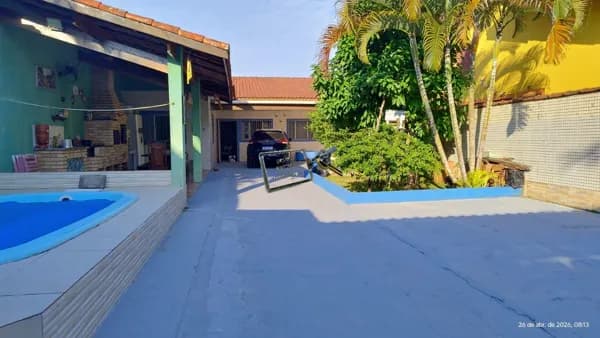 Casa com piscina / jardim / Itanhaem