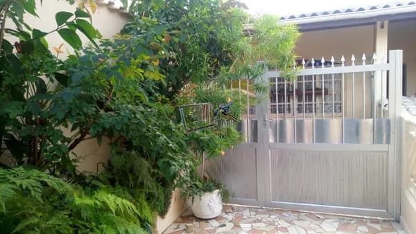 Casa com salão comercial