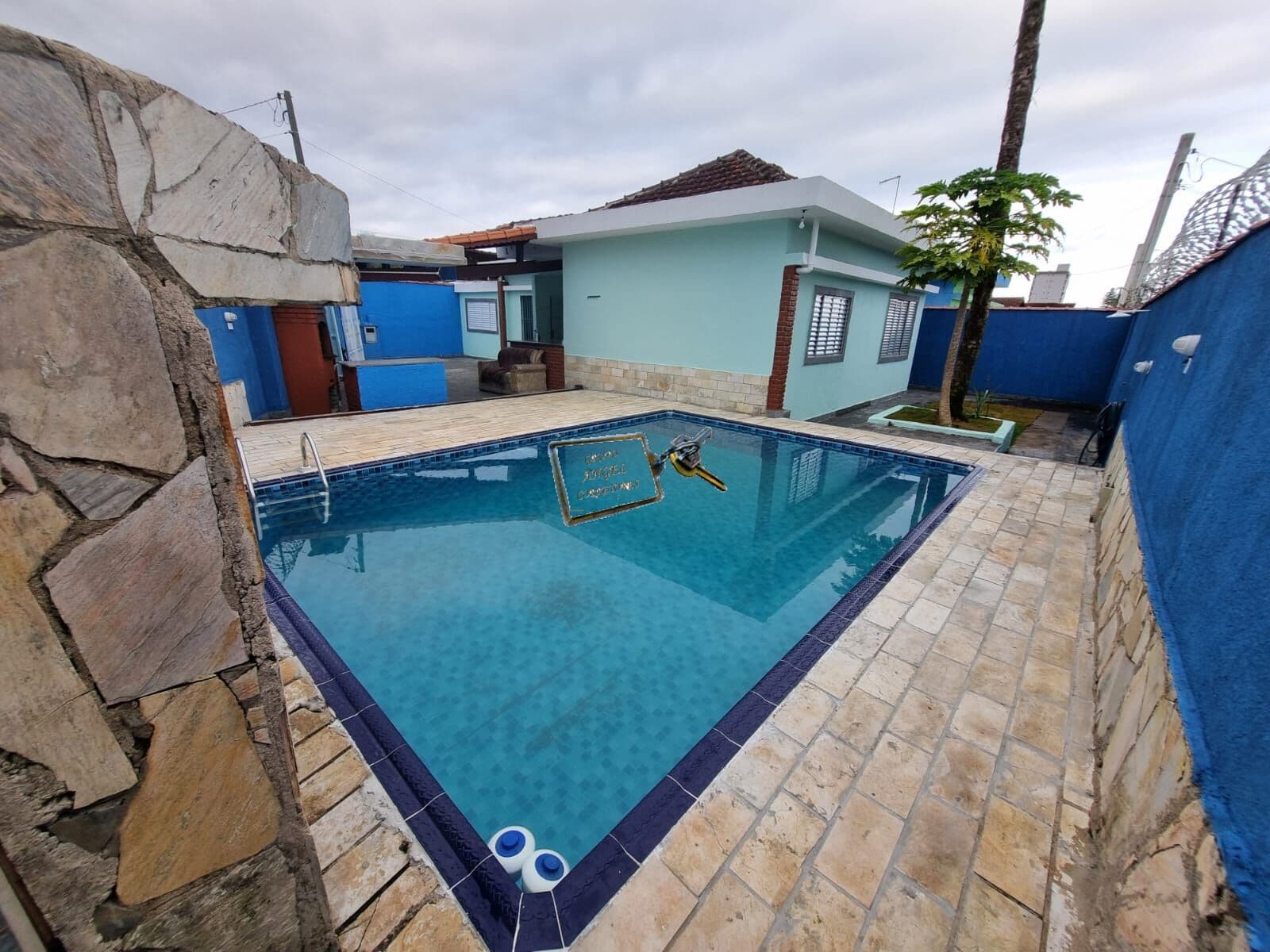 Casa Térrea c/ piscina próximo a praia