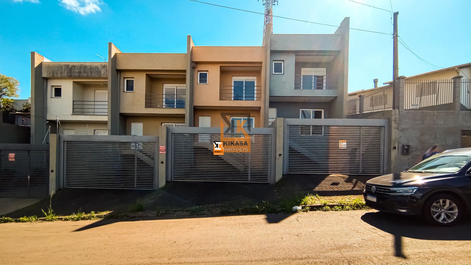 CASA 3 QUARTOS COM PÁTIO
