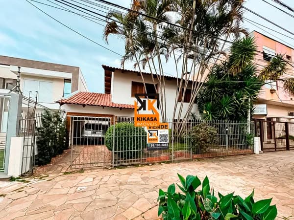 Casa 3 quartos com piscina no bairro Santana em Porto Alegre
