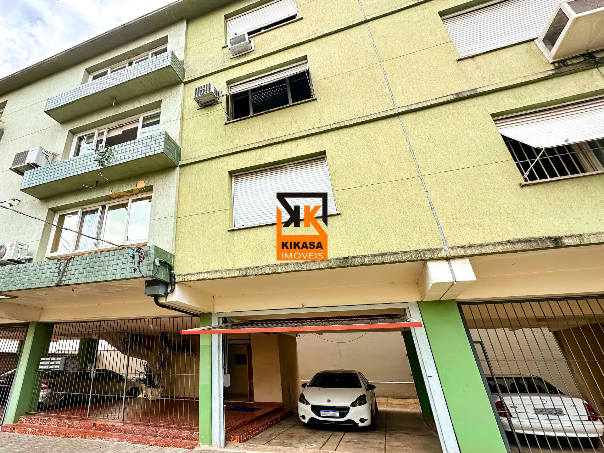 APARTAMENTO 2 QUARTOS COM GARAGEM