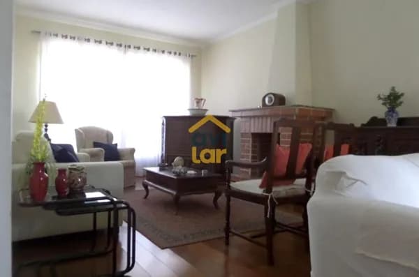 Casa Alto Padrão para locação.
