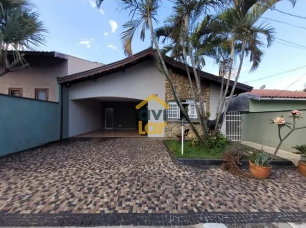 Casa emcondomínio à venda em Valinhos