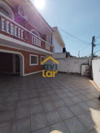 Sobrado em Campinas - Parque Taquaral