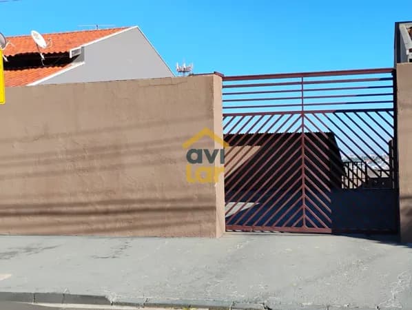 Casa à venda no Pq. Jambeiro