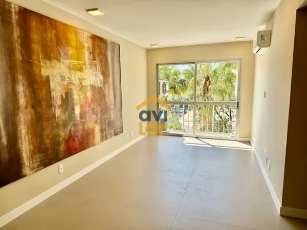 Apartamento à venda no Cambuí.