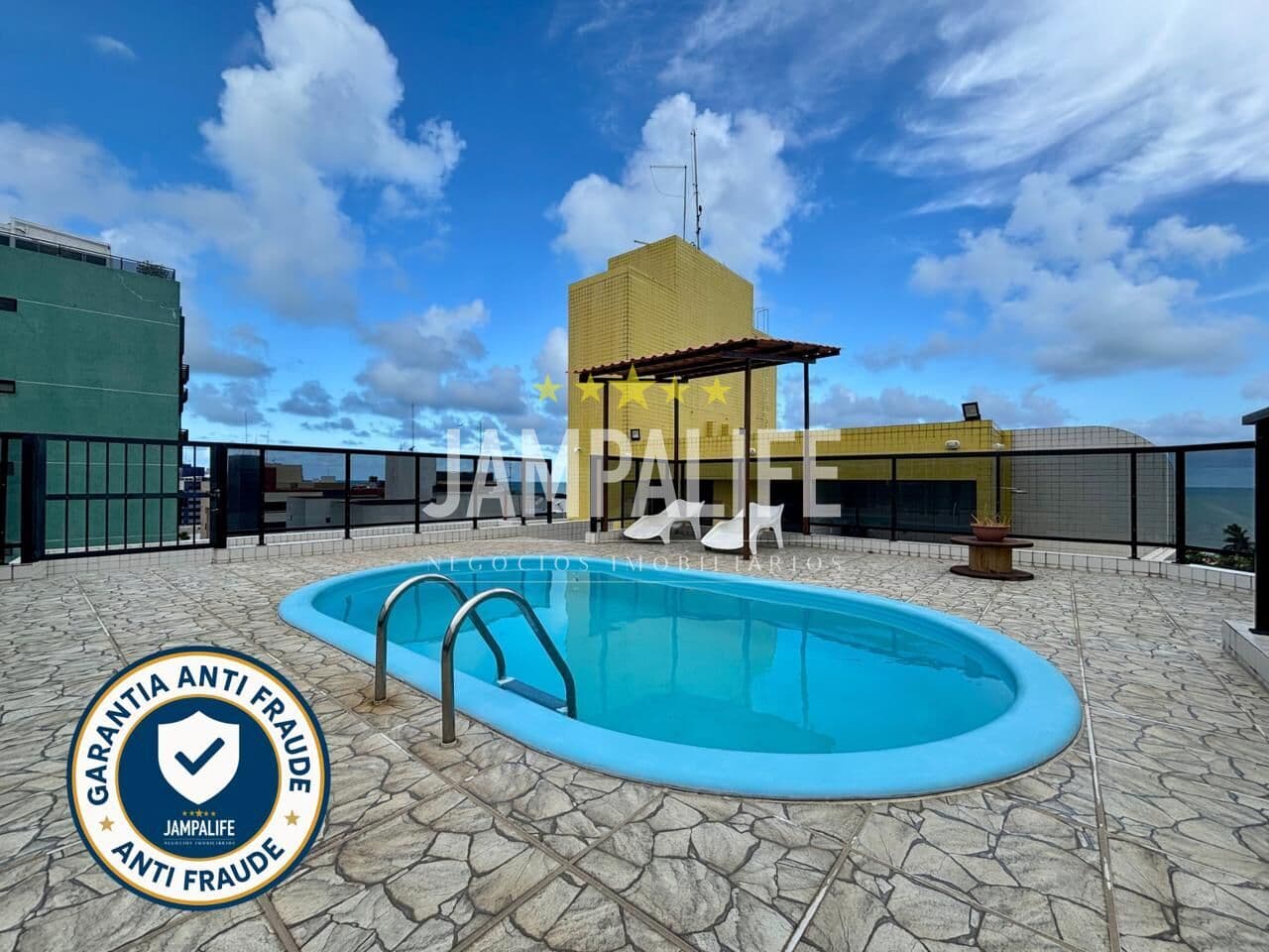 Apartamento Garden com 65,75m² no Cabo Branco - Porteira fechada