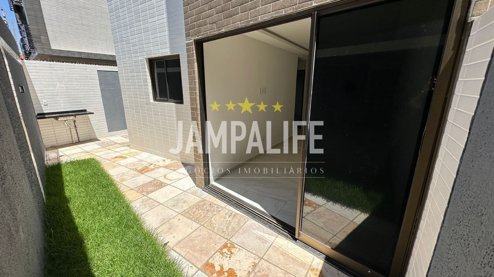 Apartamento com 02 Quartos em Ponta de Matos