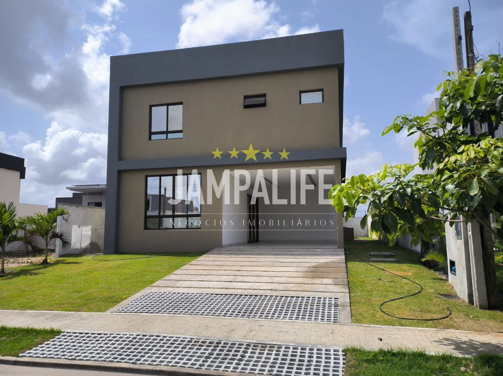 Casa com 4 suítes à venda, 307 m² por R$ 1.690.000,00 - Bayeux/PB