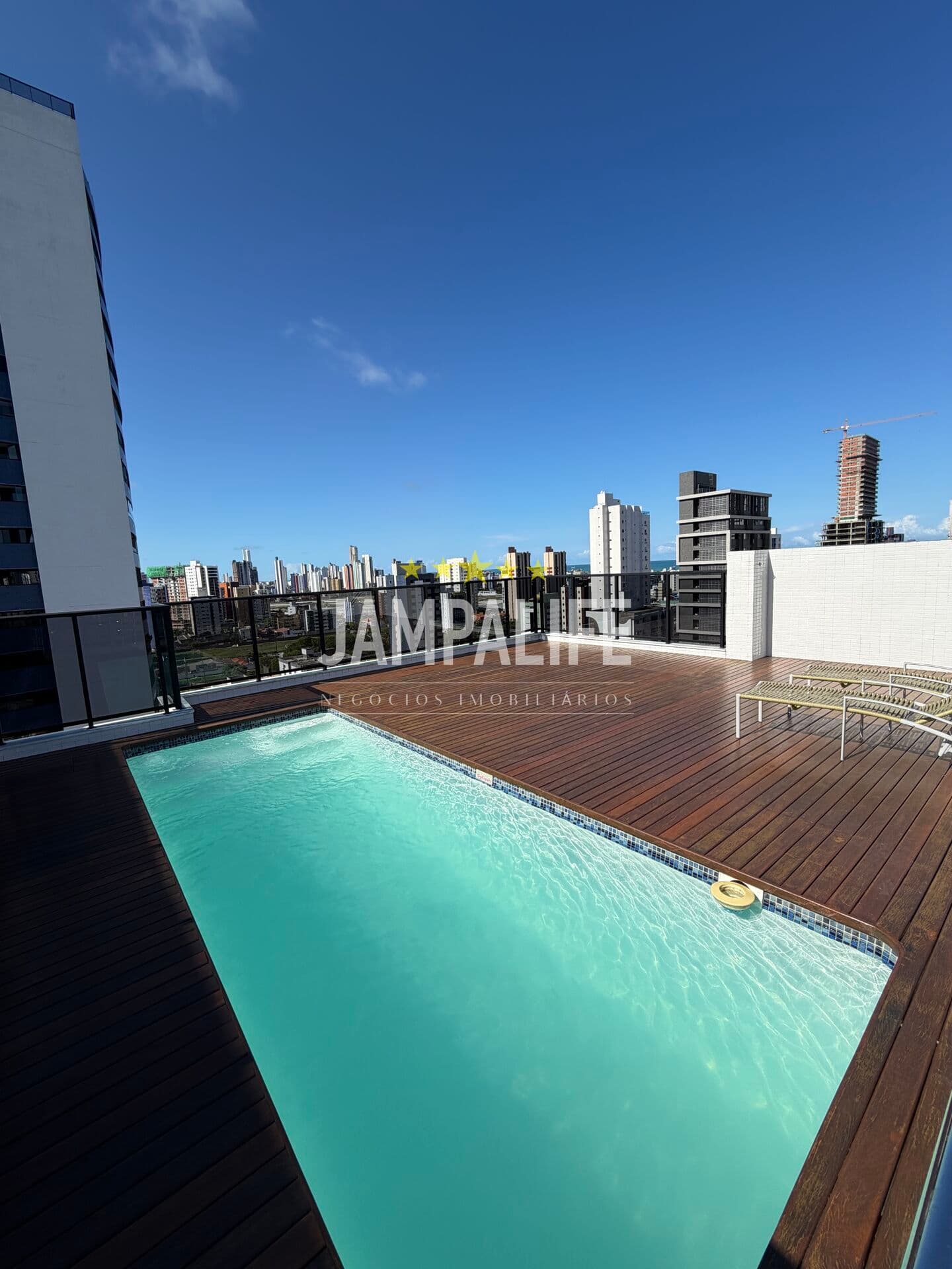 Apartamento novo com 3 quartos no Manaira!