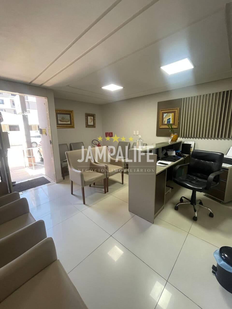 Prédio Comercial em Tambauzinho