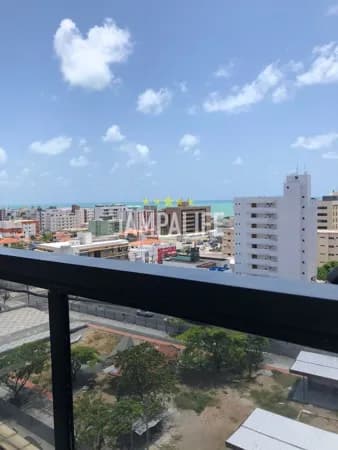 Cobertura em piso único com 4 suítes e piscina privativa